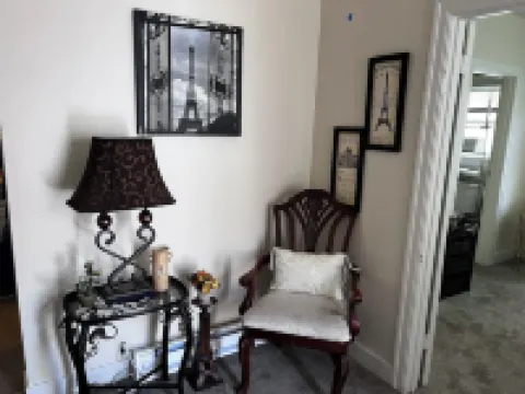 Charming 1-bedroom cottage in Oakland with WiFi, AC