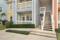 Luxury Seawall Beachfront Condo, Spacious, Quiet, 2 Resort Pools Galveston