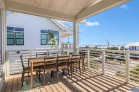 Brand New Home- Gulf Views, Private Pool!