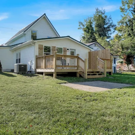 Charming 1-bedroom house in welcoming Big Stone Gap Virginia! Отели в г. Уайз