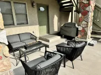 Birchwood Retreat on Tagalong Golf Course with pool and hot tub Hotels in Cedar Lake