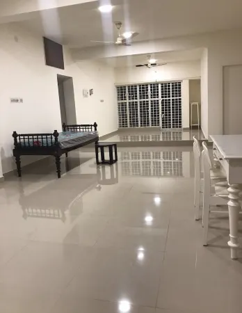 Clean & Spacious 3 bedroom - heart of city - peaceful, silent & nature friendly