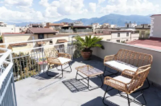 3.7 km from the Ruins of Pompeii, Apartment with Double Bedrooms. Vesuvius view.