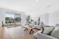 Relaxing Waterfront Oasis with Heated Spa!