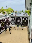 The Bee Hive - Heart of Friday Harbor - 2BR Condo, WiFi, AC, Walk to Everything!