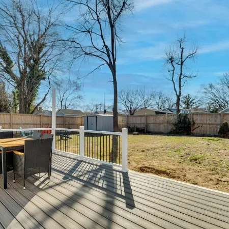Family/Group Retreat Near USNA stadium & Downtown Annapolis; Private yard
