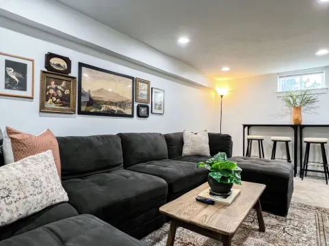Modern Luxe 2bd Apartment Near SLC with King Bed, Backyard, And Washer/Dryer