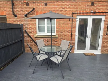 Beautiful &Cosy. Home Sweet Home FOR FAMILY OR WORK GROUP-SITTINGOURNE. KENT Отели в г. Ситтингбурн