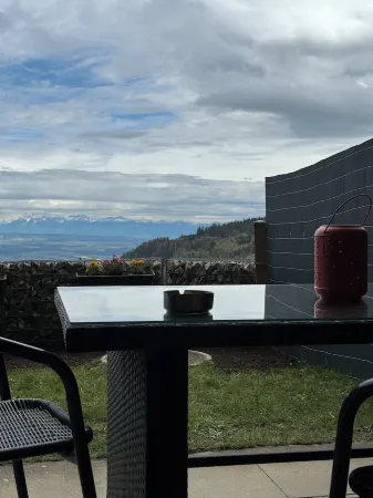 Studio in the heart of nature Отели в г. Сент-Круа