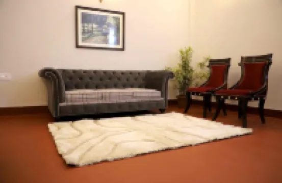 Charming 2-bedroom, 2 bath apartment in Central Kolkata with WiFi, AC, Kitchen