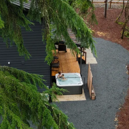 AC-5 mi to Park-EV2-Private Hot Tub-King Bed-Well Equipped Kitchen-Firepit