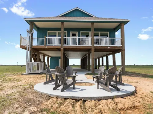 Unwind on the Bay- Fishing, Pool, Tennis, Basketball courts & Kids' Playground Hotels in Palacios