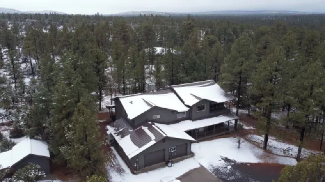 Luxury Cabin for all ages in charming Show Low!