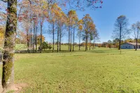 Modern Clarkesville Cottage w/ Decks & Patio! - parking