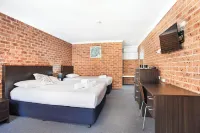 Lake Macquarie Motor Inn Hotels in Caves Beach