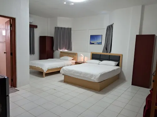 Lucky Home Hotel and Apartment - Bintang 2