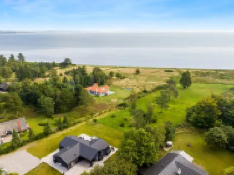 "Jahn" - 250m to the Fjord