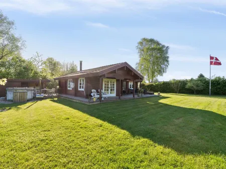 "Swartebrand" - 450m from the Sea Отели в г. Sydals