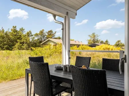 "Raakel" - 950m from the Sea