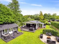 "Araminta" - 800m from the sea