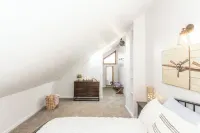 PROMO 5% WEEKLY AND 10% MONTHLY DISCOUNT!Mountain Cabin, conveniently located.