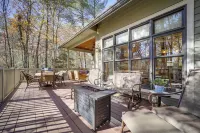 5 Mi to Sapphire Valley Skiing: Serene Family Home - Homestays