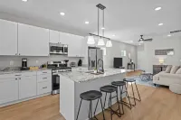 Delightful modern duplex apartment well located in welcoming South Broad Ripple