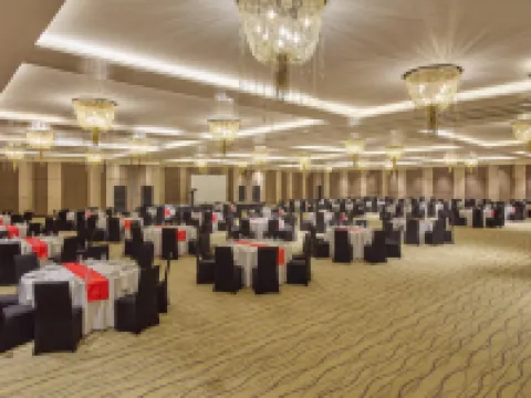 サミット ホテル タクロバン タクロバンのホテル