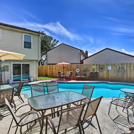 Houston Home with Private Outdoor Pool!