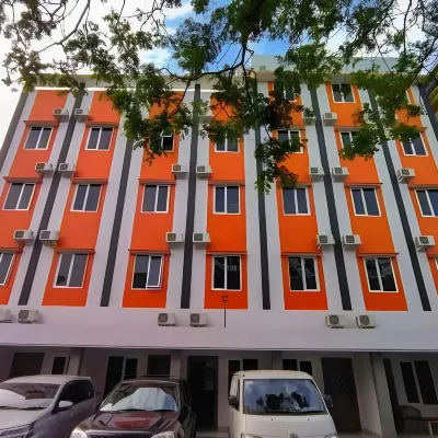 Hotel Bintang Redannte Hotels near Rumah Makan Cibiuk