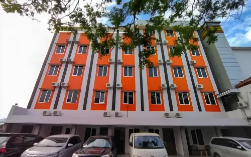 Hotel Bintang Redannte Tarogong Kaler 호텔