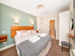 Cottage in Thirsk with Scenic Trails & Spa