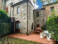Holiday Home in Tuscany with Pool Hotels in Lajatico