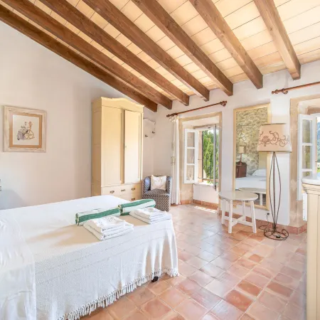 Traditional Charm with Private Pool