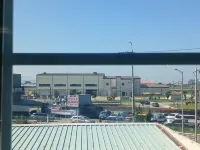 3 min walking to USAG-Humphreys pedestrian gate