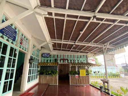 Hotel Bamboo Bogor Отели рядом с достопримечательностью «BUNDARAN TAMAN SARI PERSADA BOGOR»