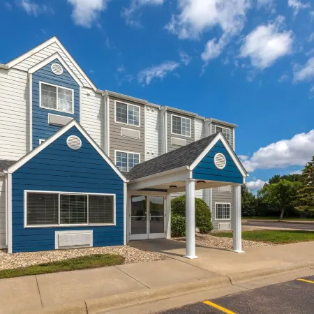 Microtel Inn & Suites by Wyndham Sioux Falls Отели в г. Су-Фолс