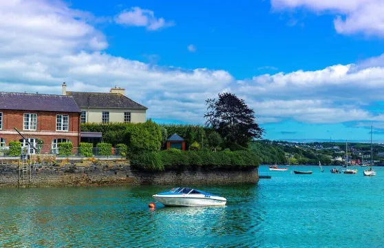 老銀市區別墅酒店