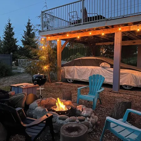 Nice 2-bedroom walk-in lower suite in Salmon Arm. Private parking and yard.