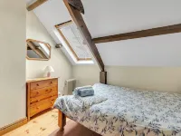 BUTTERCUP COTTAGE  in beautiful Devon countryside. Hotels in Colyton