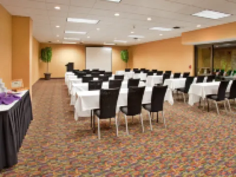 Holiday Inn MANHATTAN AT THE CAMPUS by IHG Hoteles en Manhattan