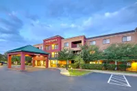 Courtyard by Marriott Manchester-Boston Regional Airport - parkir