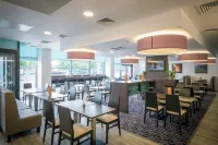 Holiday Inn Express MIDDLESBROUGH - CENTRE SQUARE by IHG - servizio colazione
