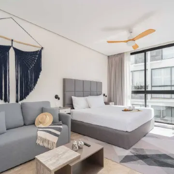 Practical and Cozy AZ Studio! Close to Everything!