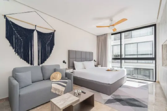 Practical and Cozy AZ Studio! Close to Everything!