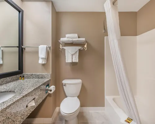 Best Western Plus Louisville Inn  Suites Zimmer Photos