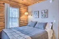 Cabin Retreat on Table Rock Lake w/ Fire Pit!