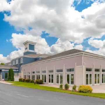 Comfort Inn & Suites Sheboygan I-43