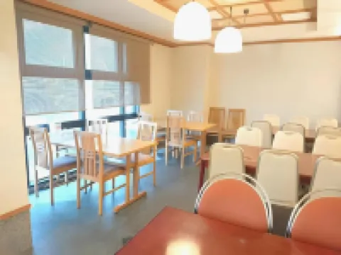 โรงแรมคราวน์ ฮิลส์ อิมาบาริ