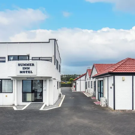 Summer Inn Motel - Newly Renovated, 2 Min Walk to Orewa Beach